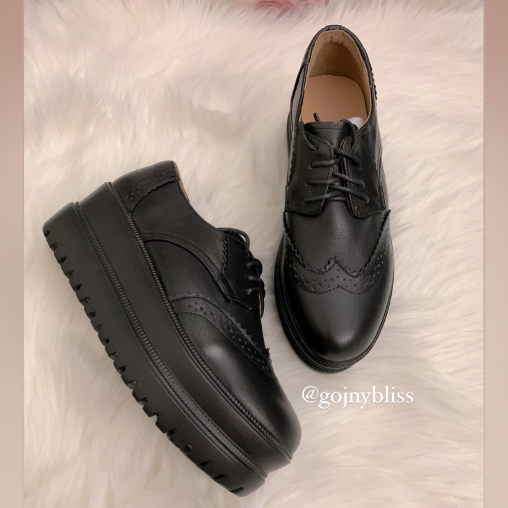 Wedge Platform Black Leather Shoes • Womens Size US 5.5 (runs big) • (NWOT)